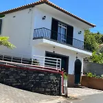Casa Nova - Maison Avec Garage, Terrasse & Balcon * 蓬他达维托亚