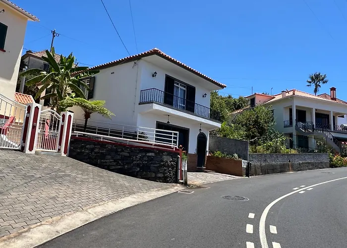 Casa Nova - Maison Avec Garage, Terrasse & Balcon וילה