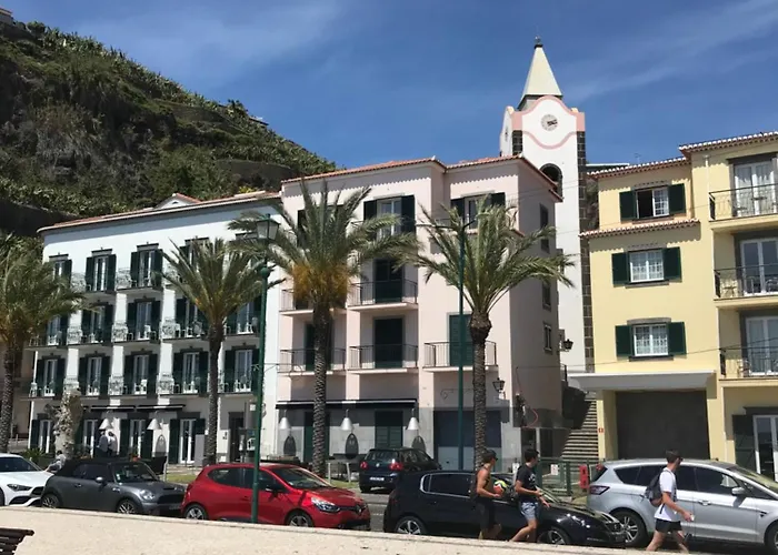 Casa Nova - Maison Avec Garage, Terrasse & Balcon 别墅 蓬他达维托亚